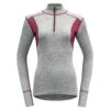 Devold Hiking Woman Half Zip Neck 2 Devold Hiking Woman Half Zip Neck -Outwell || Petromax || Robens Salgsbutikk devold hiking woman half zip neck greymelange beetroot