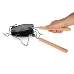 Petromax Rotating Waffle Iron -Outwell || Petromax || Robens Salgsbutikk petromax rotating waffle iron black 2